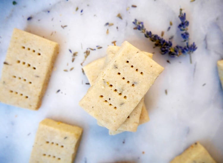 These Shortbread Cookies Are So Soothing With Tea