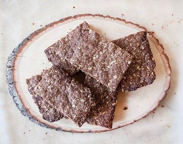 Combat Pesky Sugar Cravings With These Healthy Oatmeal Bars