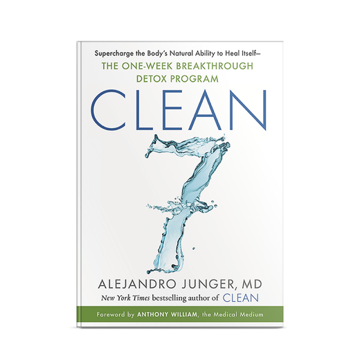 Book cover of 'Clean 7' by Alejandro Junger on a white background